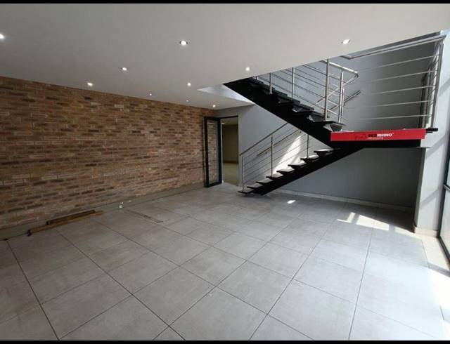 INDUSTRIAL PROPERTY TO RENT IN LANSERIA